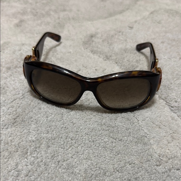 Gucci Brown Gg 3678 Vintage Oversized Sunglasses with Dark Lenses - Picture 1 of 4